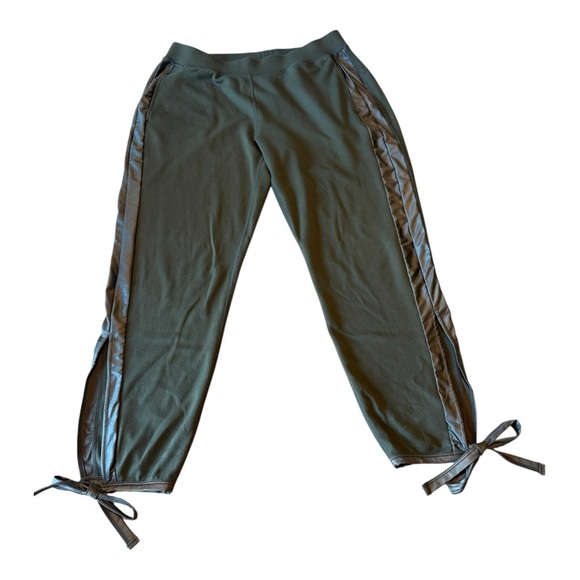 Fabletics Olive Green Pants Ankle Tie Sz Medium Elastic Waist Sweats Stretch - Picture 1 of 8